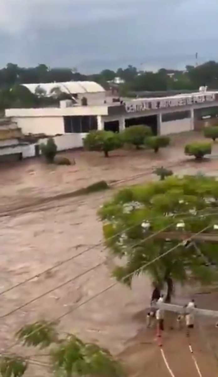Organizaciones ambientales exigen atención inmediata a zonas inundadas de Veracruz e Hidalgo; alertan por riesgo de contaminación por infraestructura fósil