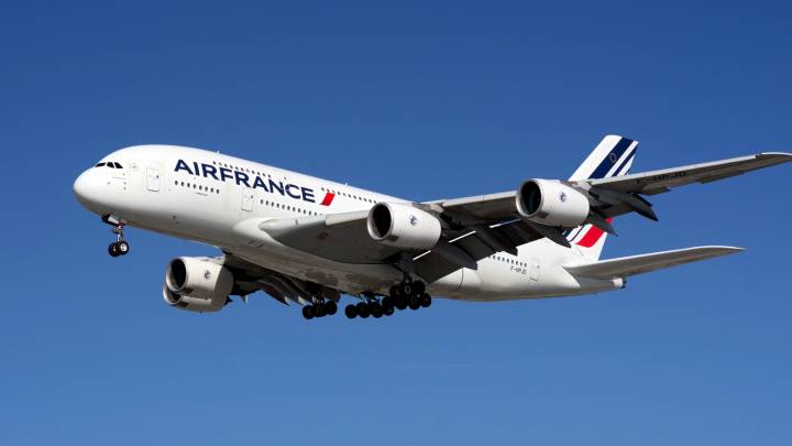 Thousands Of Travelers Spared From Total Gridlock As French Air Traffic Control Strike Is Abruptly Called Off