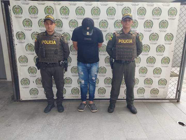 Fue capturado por agredir a su compañera sentimental de 17 años