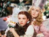 Vuelve El Mago de Oz: un rodaje con drogas, accidentes, un actor alcoholizado y sopapos y acoso sexual a Judy Garland