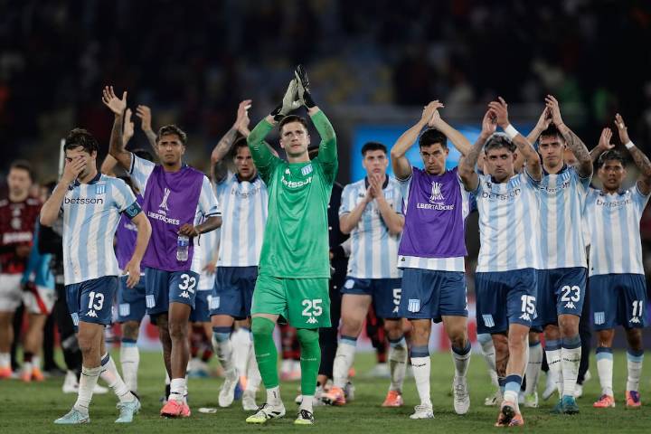 "Todos juntos". El sueño infinito de Racing: con el mantra que pregona su DT busca la final contra el poderoso Flamengo