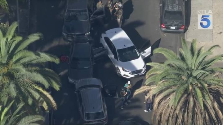 Federal agent, subject wounded in shooting in South L.A.