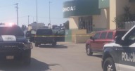 Balean a pareja en camioneta de funeraria frente a escuela en Rosarito