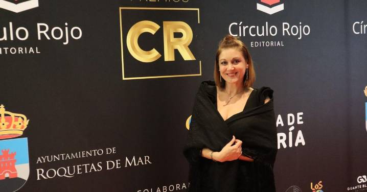 La escritora gallega residente en Zúrich, Alejandra Plaza, presente en la XII Gala de los Premios Círculo Rojo