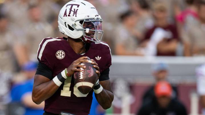 Texas A&M game against Arkansas delayed by weather
