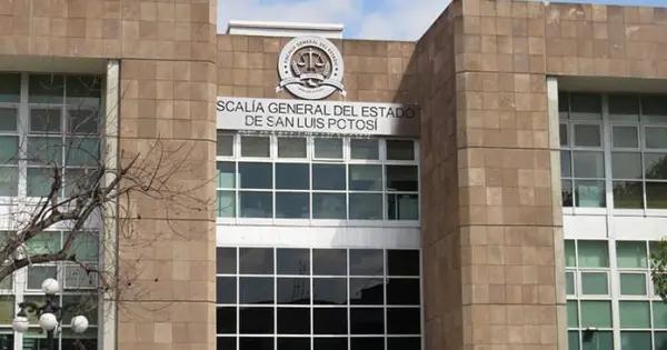 Grave rezago en la FGE