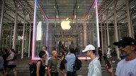 Apple becomes third company in history to crack $4 trillion market value