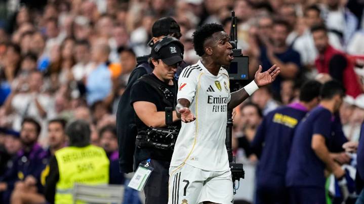 Vinicius se somete al plebiscito del Bernabéu tras el perdón de Xabi Alonso