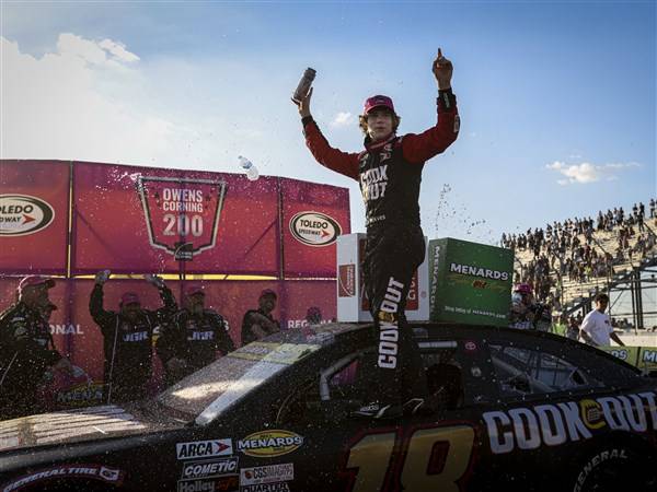 Reaves wins Toledo ARCA race as Queen locks up series title