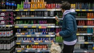 Galicia busca convertirse en la primera comunidad en prohibir la venta de vapeadores y bebidas energéticas a menores