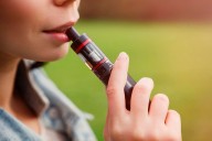 La OMS alerta sobre el aumento del cigarrillo electrónico entre adolescentes: más de 15 millones vapean en el mundo