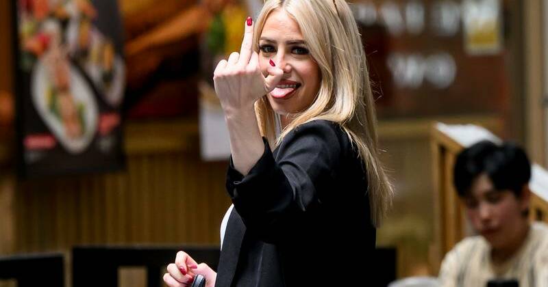 Drug-runner TV star's crude gesture after jail reprieve