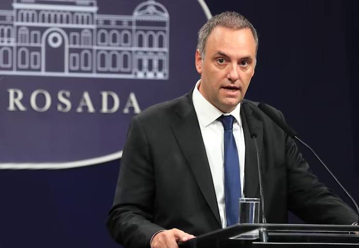 Adorni le restó importancia a las declaraciones de Trump sobre el estado de la Argentina
