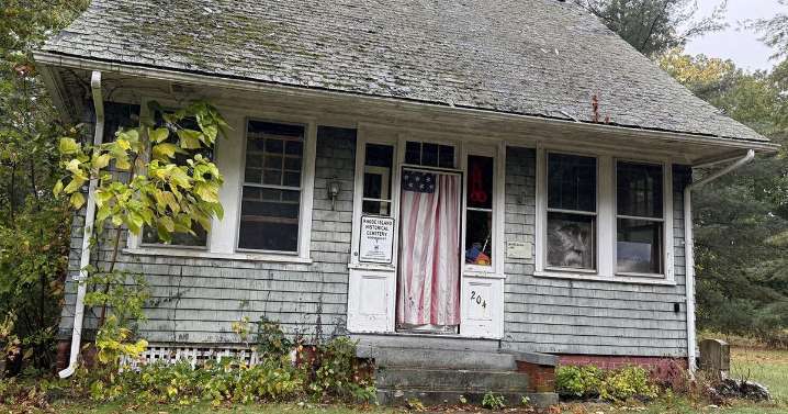 Who owns Oak Hill Cemetery? Records spotlight a complex paper trail