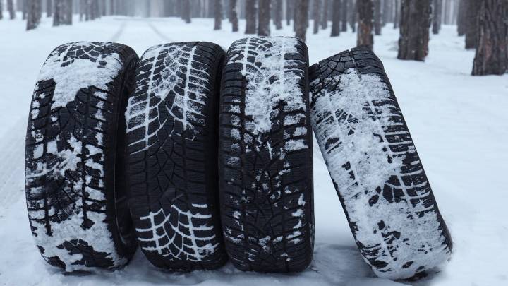 ¿Es obligatorio poner los neumáticos de invierno en España? Esto dice la ley