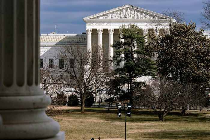 Supreme Court will consider overturning a strict Hawaii law regulating where people can carry guns