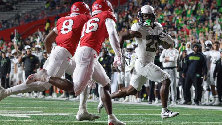 When will UO football vs. Wisconsin kick off? Time, TV channel set