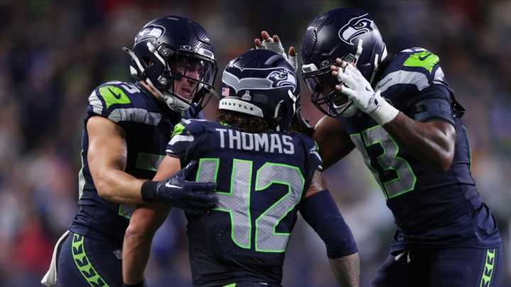 Dominant defensive performance lifts Seahawks over Texans