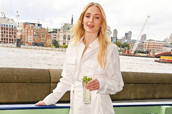 Sophie Turner First Met Chris Martin Thanks to Joe Jonas (Womp Womp)
