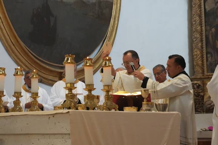 Después de 50 años, la catedral de Tlaxcala recibe su rito de dedicación en una celebración