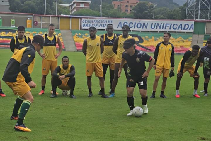 Jugadores del Bucaramanga se midieron a la selección Santander para ciegos