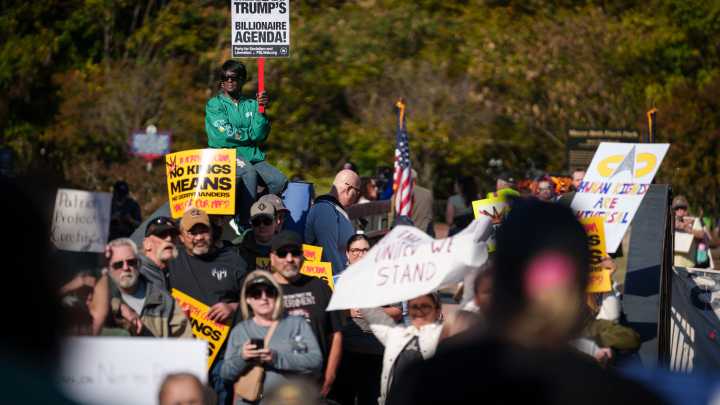 Hundreds gather for No Kings rally in downtown Fayetteville