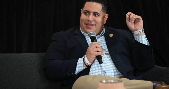 Más cambios: Secretario de Agricultura pasa a dirigir el Banco de Desarrollo Económico