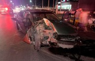 Estrella su vehículo contra poste de alumbrado en Acuña