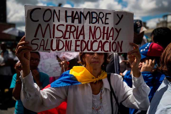 Docentes cuestionaron aumento de estudiantes de Educación anunciado por el ministro