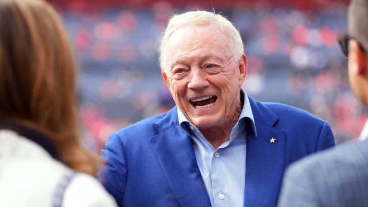 Jerry Jones seems to make big statement about trade