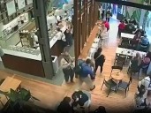 Le robaron un violín de 1916 en una heladería de San Telmo: difunden el video para encontrar a los ladrones y recuperarlo
