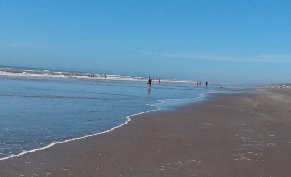Muy pocos la conocen: la ciudad de playas vírgenes ideal para una escapada de verano