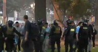 Hinchas de Universitario y Sporting Cristal se enfrentaron en parque cercano al Estadio Nacional