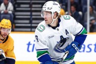 Smith nets winner as Predators trip visiting Vancouver Canucks 2