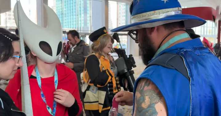 Youmacon celebrates 20th anniversary with thousands of anime fans in Detroit
