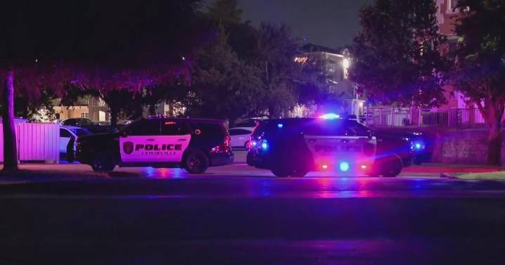 Woman found dead in hotel room after standoff between a man and Lewisville police at Budget Suites