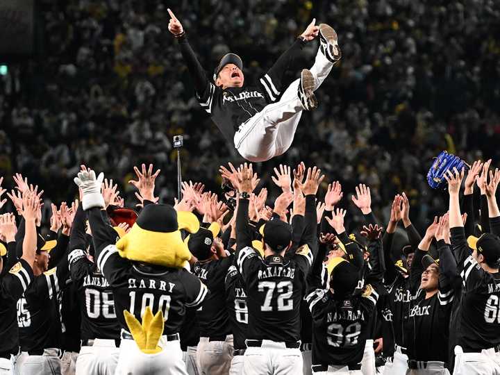 SoftBank se alza con su título 12 en Japón