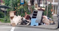 La calle en Manizales que se ha convertido en un botadero de escombros sin control, según vecinos