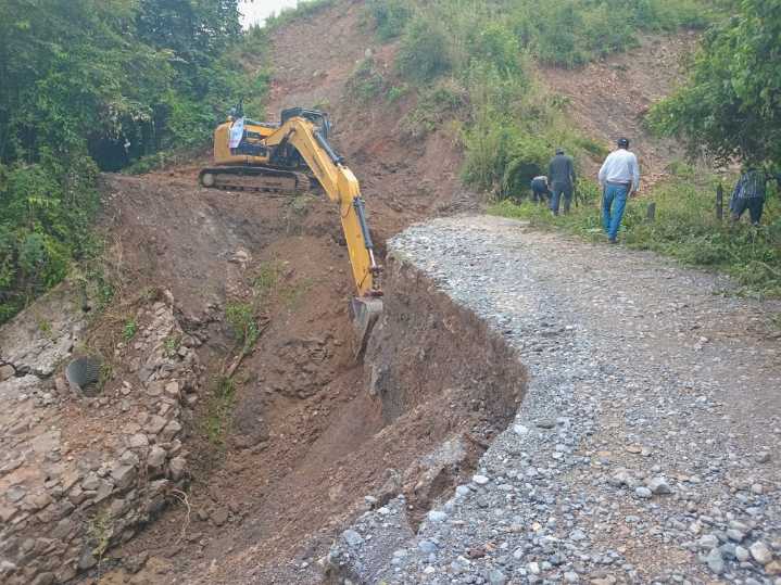 SIPDUS realiza el retiro de derrumbes en 43 municipios hidalguenses