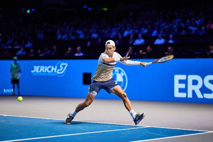 Pudo ocurrir en Copa Davis: Tabilo queda rápidamente eliminado en Bratislava