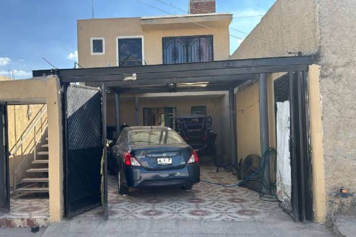 Asegura Fiscalía dos vehículos y una finca relacionados con robo violento