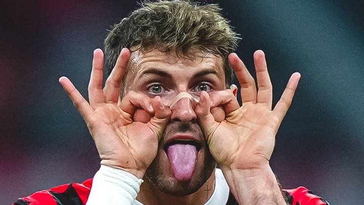 Santiago Giménez recibe elogios de leyenda del Milan