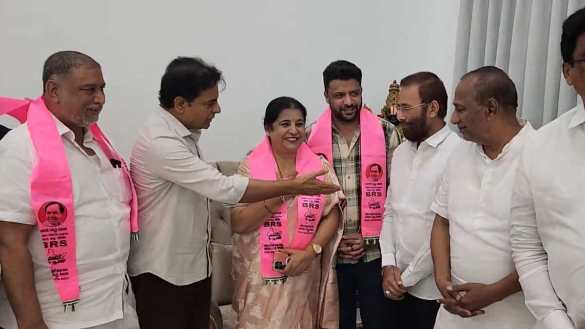 Congress leader Ali Masqati, TDP leader Shakeela Reddy join BRS