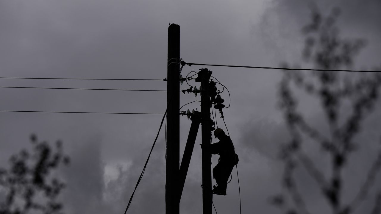 Russia's new energy assault pushes Ukrainians into another winter of blackouts