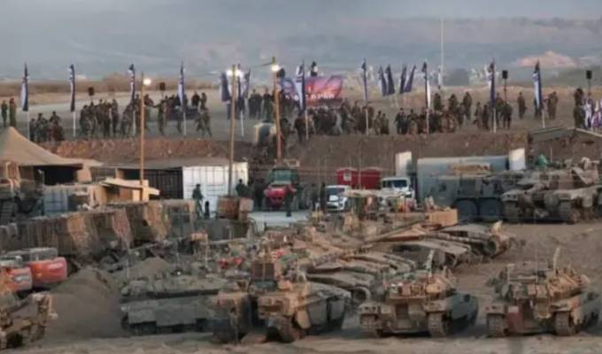 Israel inicia retirada parcial de Gaza y miles de palestinos regresan al norte