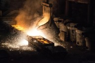 Fabricantes en alerta: exportaciones bajan y EE.UU. sube aranceles