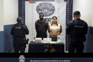 Detienen a pareja en Playa del Carmen con posesión de presunta droga; aseguran vehículo y teléfonos celulares