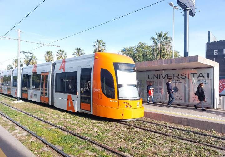 Arrancan las obras de reparación de la vía del Tram de Alicante entre varias paradas de la línea 2