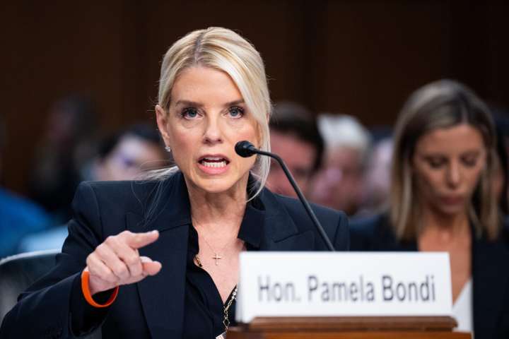 Pamela Bondi stonewalls Democrats at DOJ oversight hearing