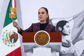 Sheinbaum responde a exembajador de EE. UU. y defiende posición de México sobre Cuba